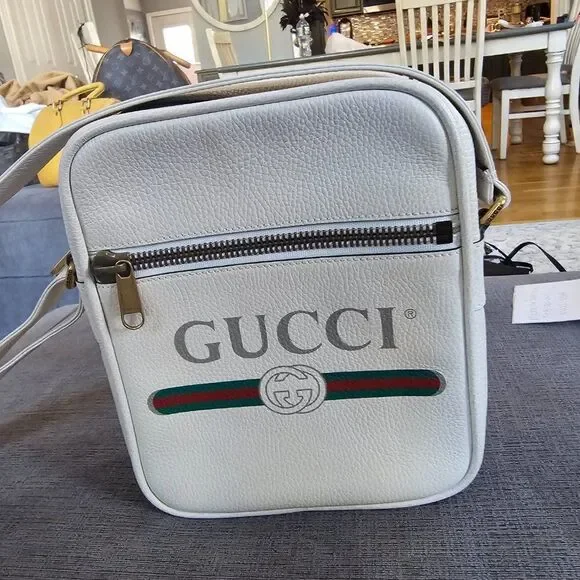 Gucci Men's Authentic White Logo Print Leather Messenger Crossbody Bag - Picture 13 of 13